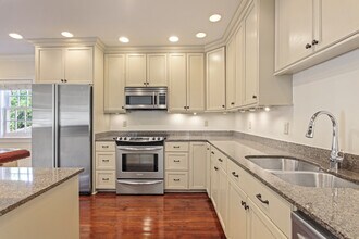 3027 Chestnut St, Unit 3027 in New Orleans, LA - Building Photo - Building Photo