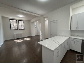 WEST 68 STREET, Unit 1E in New York, NY - Foto de edificio - Building Photo