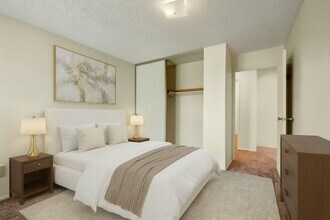 Lakewood Heights in Edmonton, AB - Building Photo - Building Photo