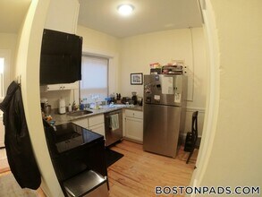 1463 Beacon St, Unit 21 in Brookline, MA - Building Photo - Building Photo