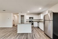 319 Clearwater St photo'