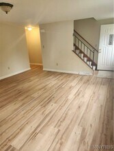 78 W Summerset Ln in Buffalo, NY - Building Photo - Building Photo