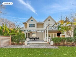 575 Hampton Rd in Southampton, NY - Building Photo - Building Photo