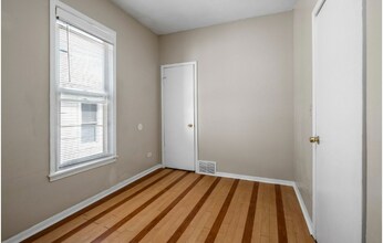 7353 S Kenwood Ave in Chicago, IL - Building Photo - Building Photo