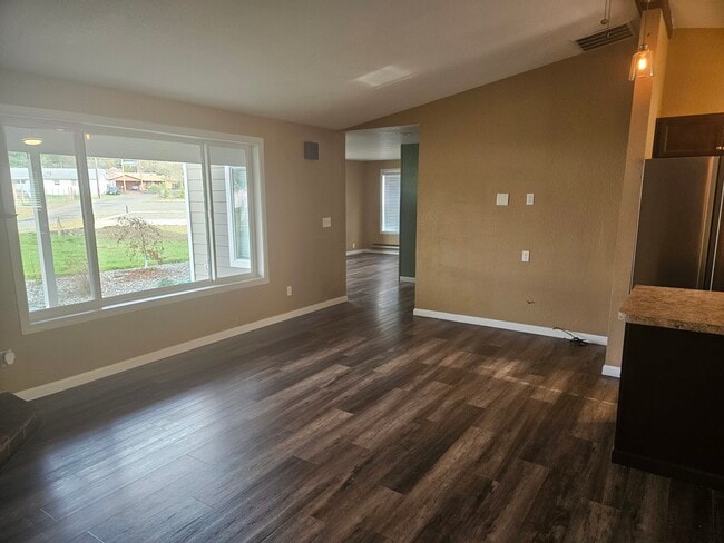 3034 Jackson Hwy in Chehalis, WA - Building Photo - Building Photo