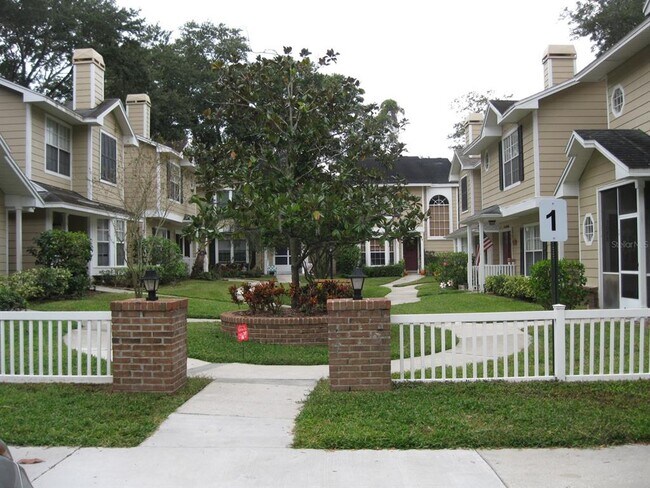 3090 Pointer Dr in Palm Harbor, FL - Building Photo - Building Photo