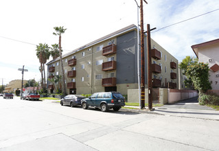 mor113 in North Hollywood, CA - Foto de edificio - Building Photo