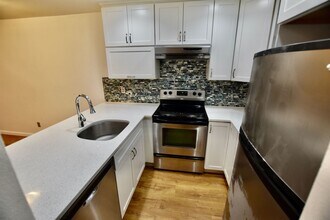 211 Summit Ave E in Seattle, WA - Building Photo - Building Photo