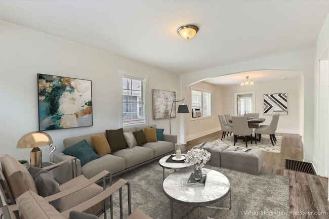 property at 3059 S Lincoln St
