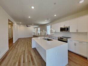 518 Silverbell Fls Pl in Henderson, NV - Building Photo - Building Photo