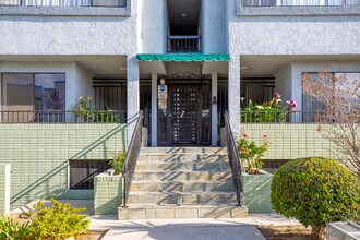 555 W Dryden St in Glendale, CA - Building Photo - Building Photo