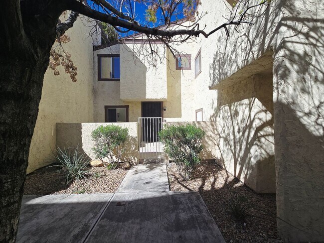 5045 Spencer St in Las Vegas, NV - Building Photo - Building Photo