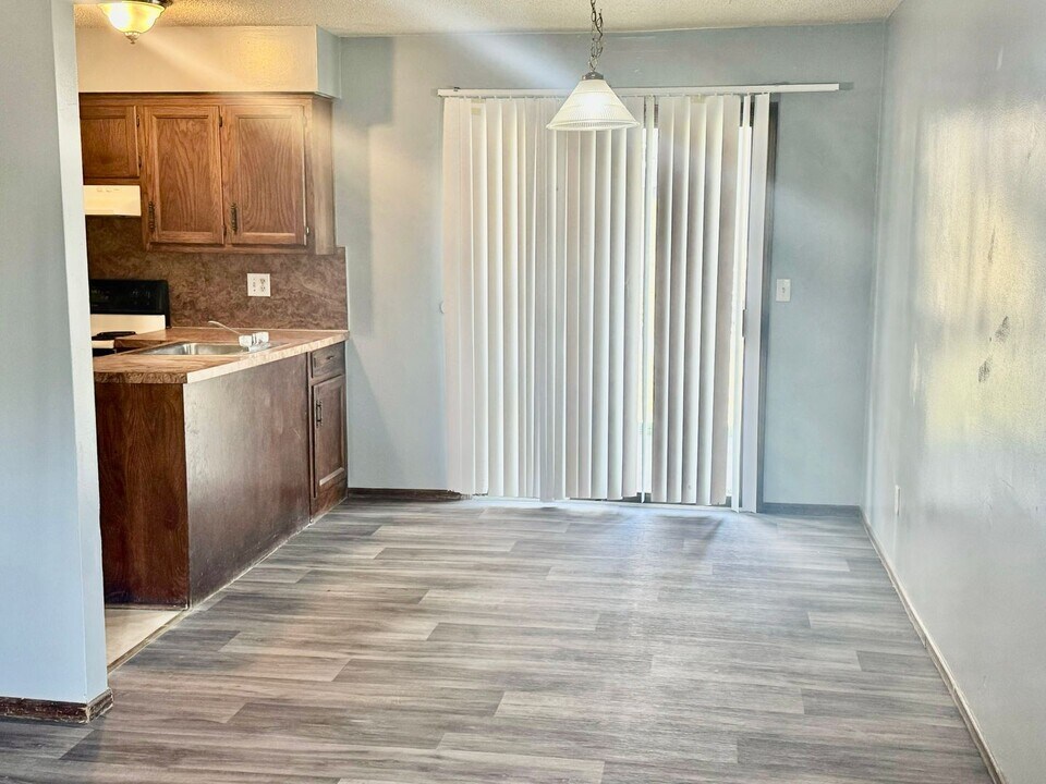 8626 Lane Ave in Raytown, MO - Building Photo