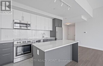 664 Spadina Ave. in Toronto, ON - Building Photo - Building Photo