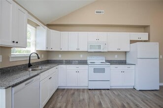 8271 Elm Ln in Rogers, AR - Building Photo - Building Photo
