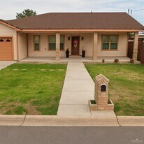 810 N 2 1/2 St in McAllen, TX - Building Photo