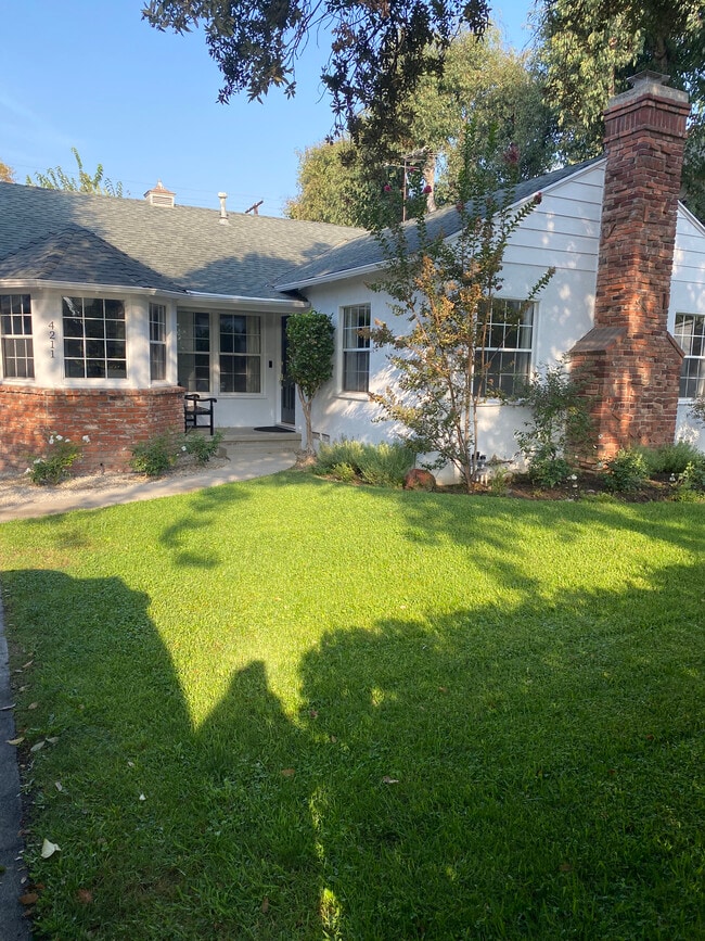 property at 4211 Tujunga Ave