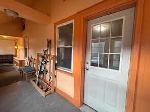 10 Meadow St in Ludlow, VT - Building Photo - Building Photo