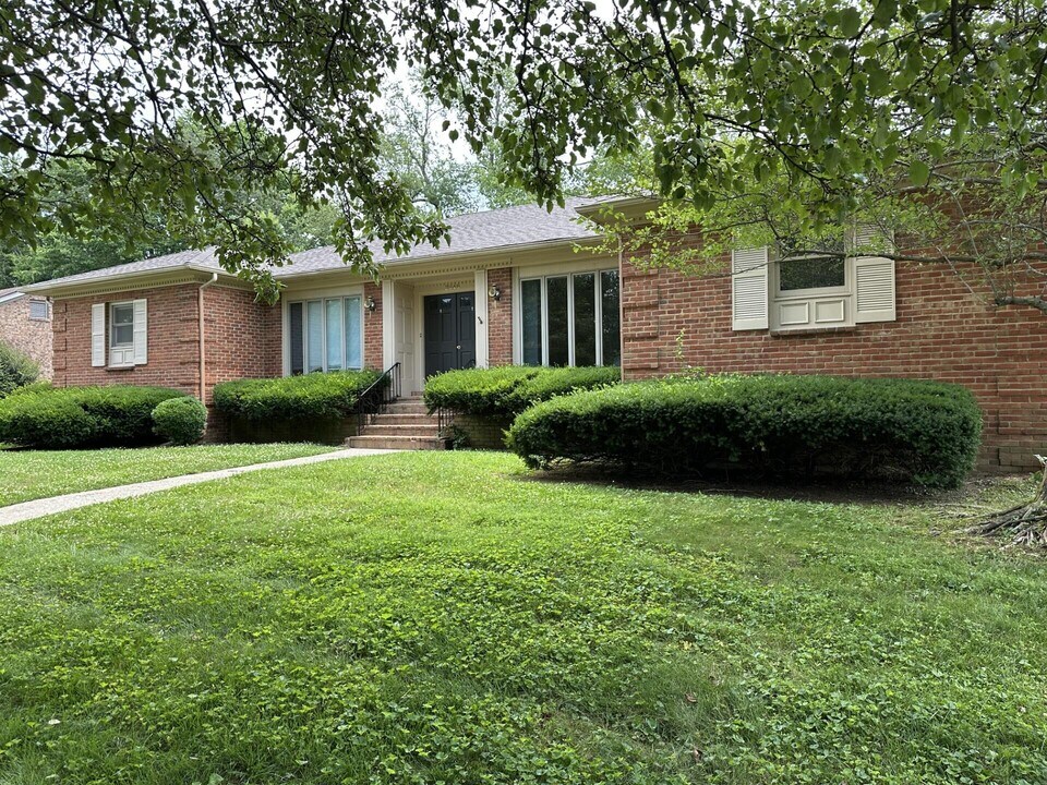 2948 Candlelight Way in Lexington, KY - Building Photo