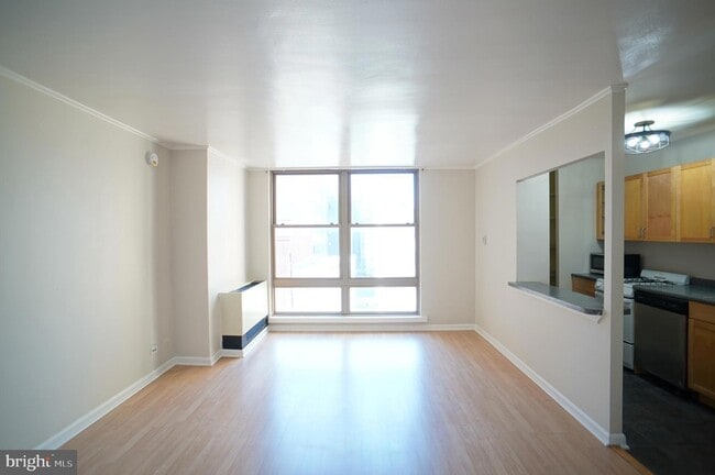 1260 21st St NW, Unit 510 in Washington, DC - Foto de edificio - Building Photo