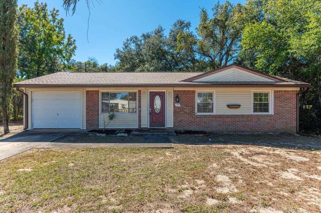 395 Iowa St in Valparaiso, FL - Building Photo