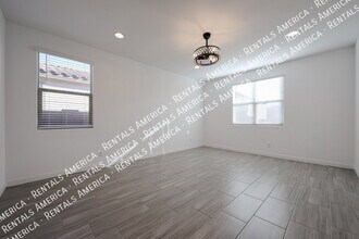 2256 E Ridgewood Ln in Gilbert, AZ - Building Photo - Building Photo