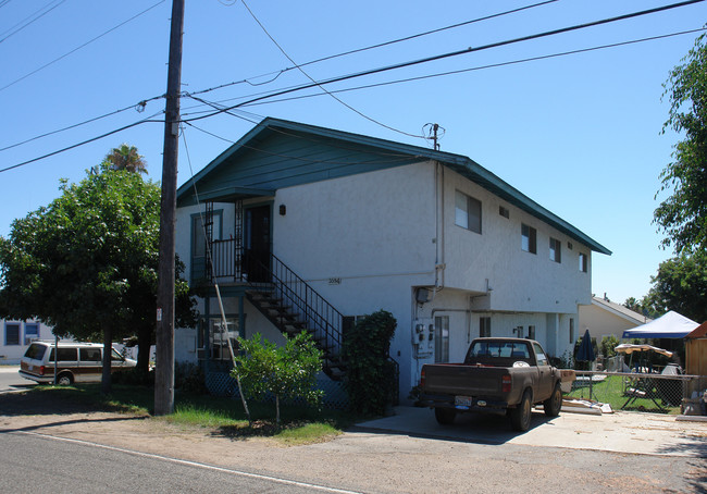 3594 Vista Ave in Lemon Grove, CA - Foto de edificio - Building Photo
