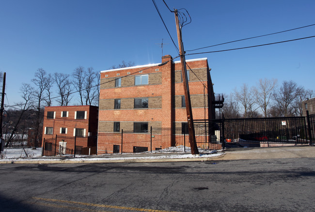 306 Atlantic St SE in Washington, DC - Building Photo - Building Photo