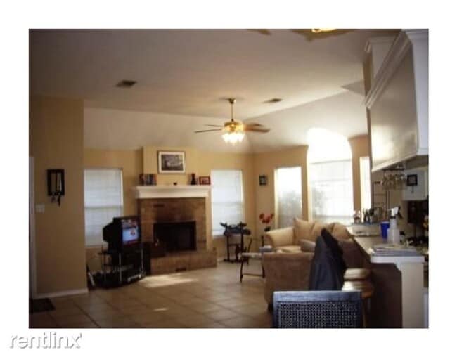 3313 Forestwood Dr in Bryan, TX - Building Photo - Building Photo