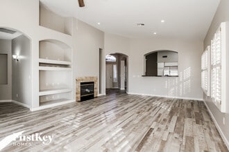 11029 W Almeria Rd in Avondale, AZ - Foto de edificio - Building Photo