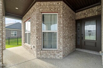 15949 Cumberland Lake Cir in Louisville, KY - Building Photo - Building Photo