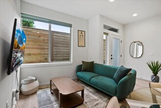 823 NE 70th St, Unit ID1264552P in Seattle, WA - Building Photo - Building Photo