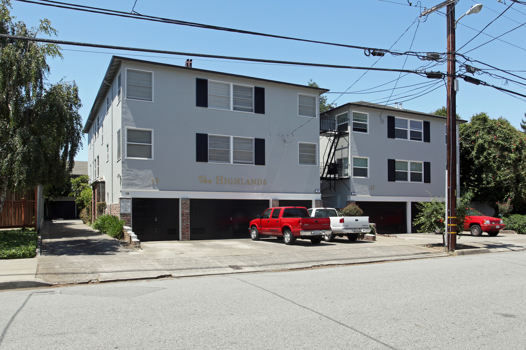 21 Highland Ave in Burlingame, CA - Foto de edificio