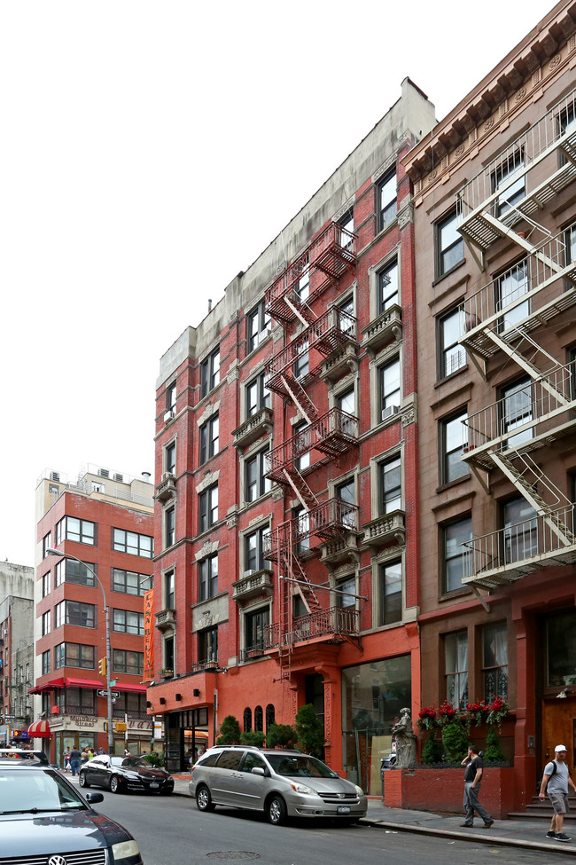 127 Mulberry St in New York, NY - Building Photo - Building Photo