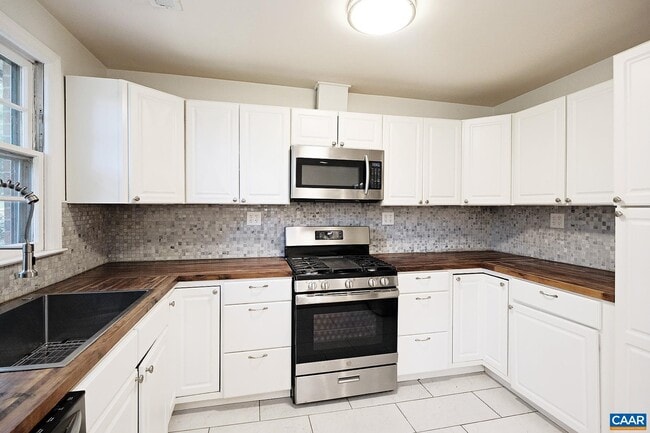 2307 Crestmont Ave in Charlottesville, VA - Building Photo - Building Photo
