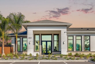 Yardly Ellenton in Palmetto, FL - Foto de edificio - Building Photo