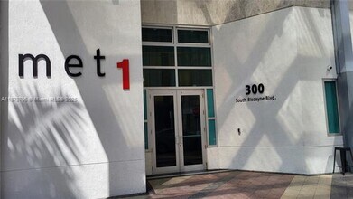 300 S Biscayne Blvd in Miami, FL - Building Photo - Building Photo