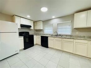 306 Bauder St in Waxahachie, TX - Building Photo - Building Photo