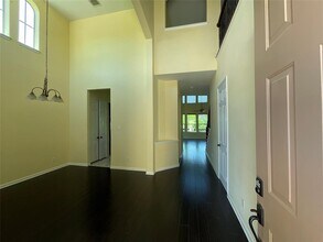 121 W Adelanta Pl in Round Rock, TX - Building Photo - Building Photo