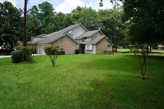 18 Dogwood Trail in Conroe, TX - Building Photo - Building Photo