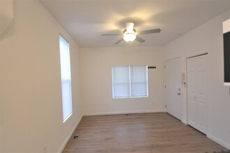 610 Union St, Unit 2 in Valparaiso, IN - Building Photo - Building Photo