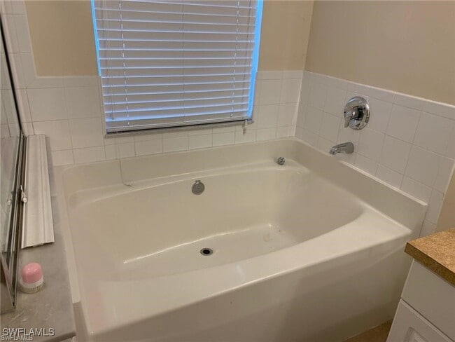 2700 SW 15th Ave in Cape Coral, FL - Building Photo - Building Photo