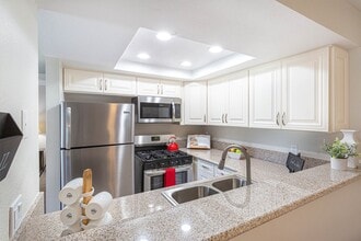 Mountain View Apartments in Moreno Valley, CA - Foto de edificio - Building Photo