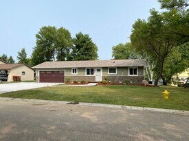 14860 Upper 55th St N in Stillwater, MN - Building Photo