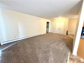 100 Hillside Dr in Middletown, NY - Building Photo - Building Photo