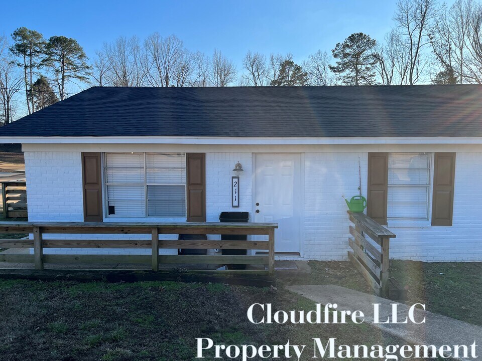 211 James Cir, Unit 218 in Oxford, MS - Building Photo