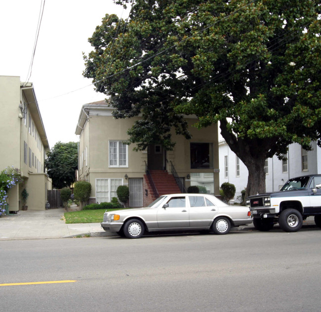 2161-2163 Santa Clara Ave in Alameda, CA - Building Photo - Building Photo