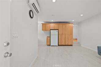 7815 Allott Ave in Los Angeles, CA - Building Photo - Building Photo