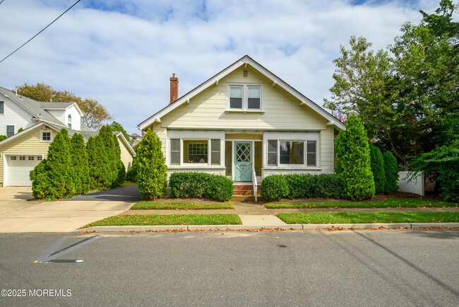 property at 4 2nd Ave