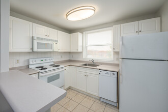 Gamma North Quincy in Quincy, MA - Building Photo - Interior Photo